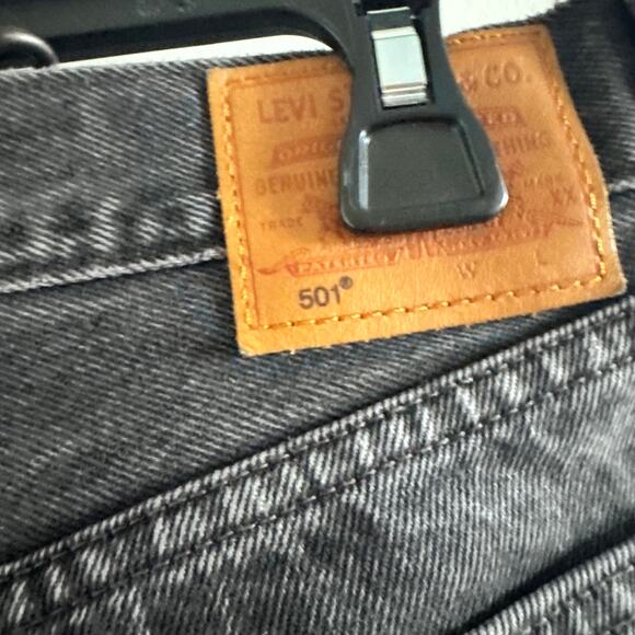 New Levi's 501 Spliced Jeans Black Button Fly High Waist Fringe Hem Sz 28 - Picture 5 of 10